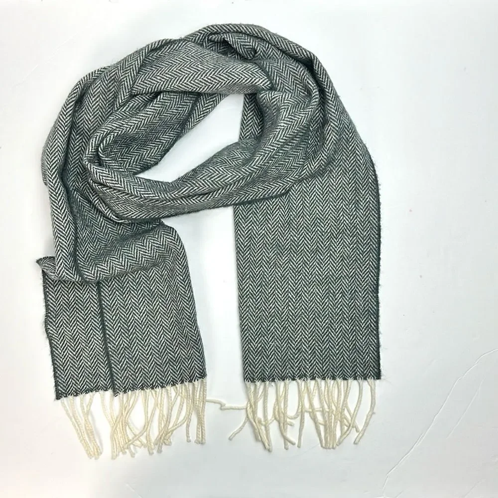 Foxford Lambs Wool Scarf Herringbone Gray White Fringe Ireland Men’s Women’s